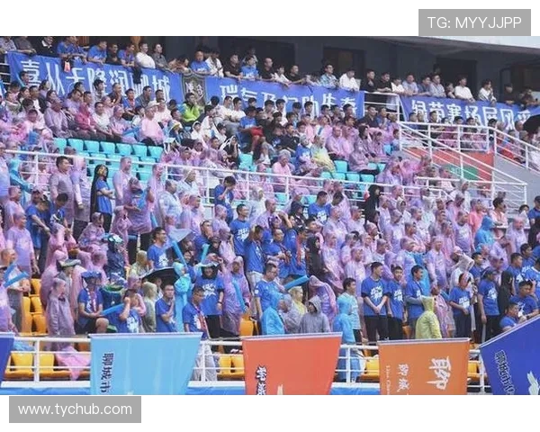 2018年足球盛宴回顾：激情赛场背后的精彩故事与传奇时刻