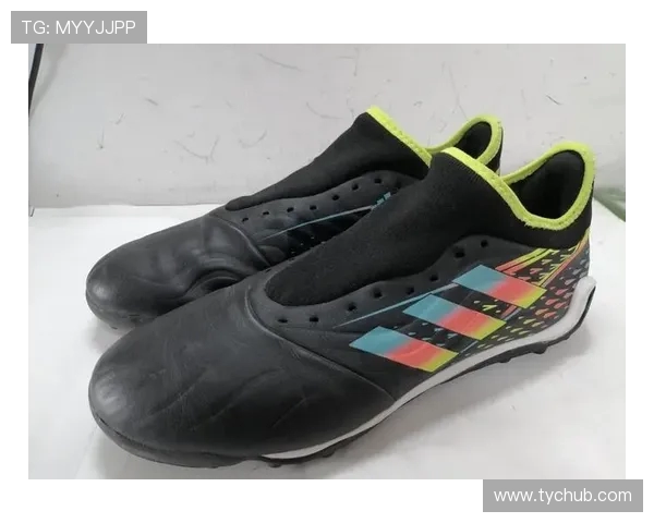 足球鞋是否适合买大半码以及这样选择对舒适度与表现的影响解析